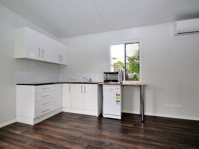 2/3 Lobelia Street, QLD 4508