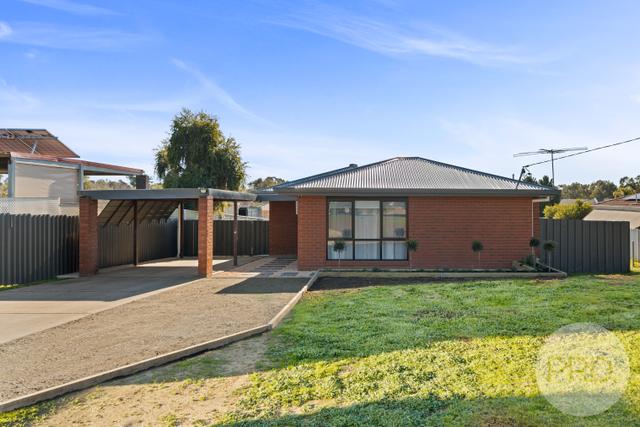 6 Clowes Place, NSW 2650
