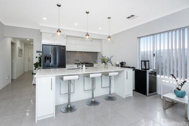 21 Azurite Loop, WA 6170