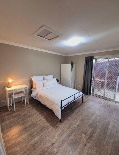 61 Wentworth Ave, NSW 2145