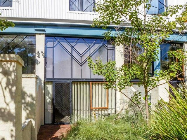 11/3 Ellen Street, WA 6160