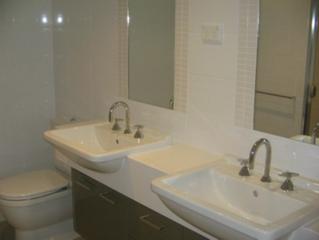 Bathroom (2014-04-15)