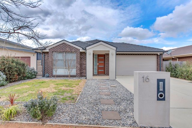 16 Walter Crocker Crescent, ACT 2913