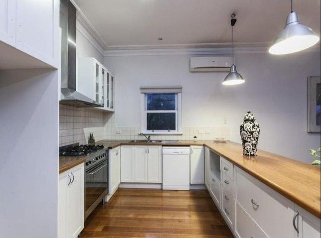 2 Clairmont Avenue, VIC 3204