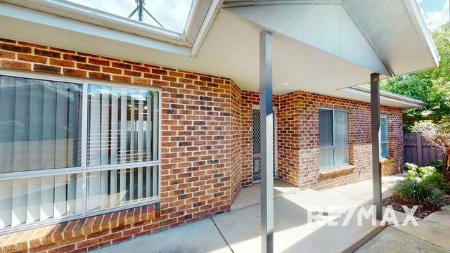 2/6 Banksia Place, NSW 2663