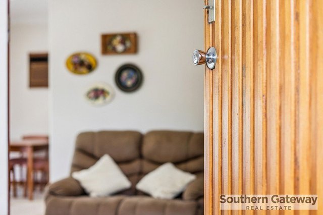 6 Barron Way, WA 6167