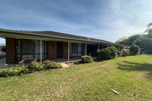 1/2 Russell  Street, VIC 3636