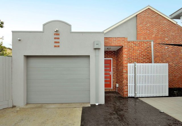 2/1 Connelly Street, VIC 3056