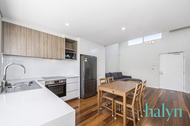 8/125 Fairway, WA 6009