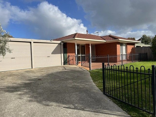 12 Jenolan Avenue, VIC 3216