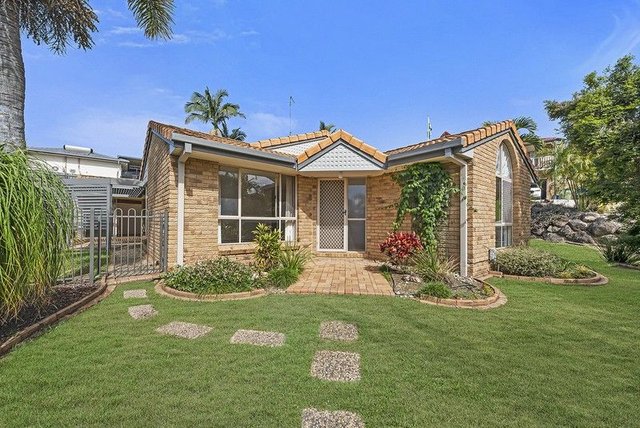 13 Gum Leaf Court, QLD 4035