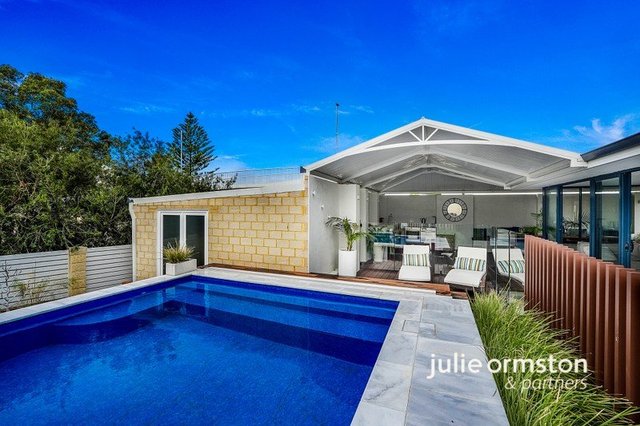 27 Robertson Court, WA 6026