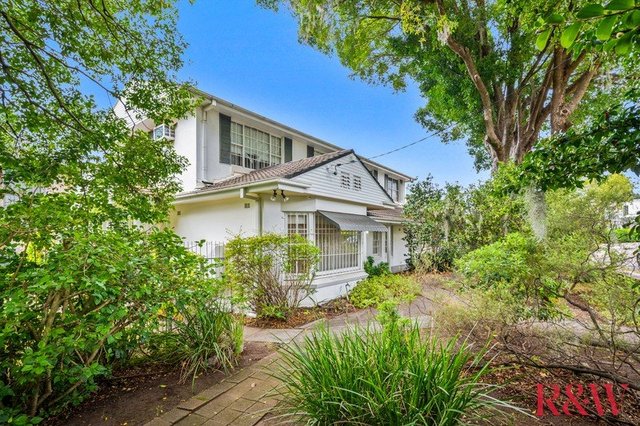 2 Allenby Crescent, NSW 2135