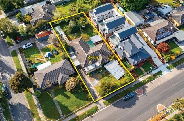 8 Esther Crescent, VIC 3138