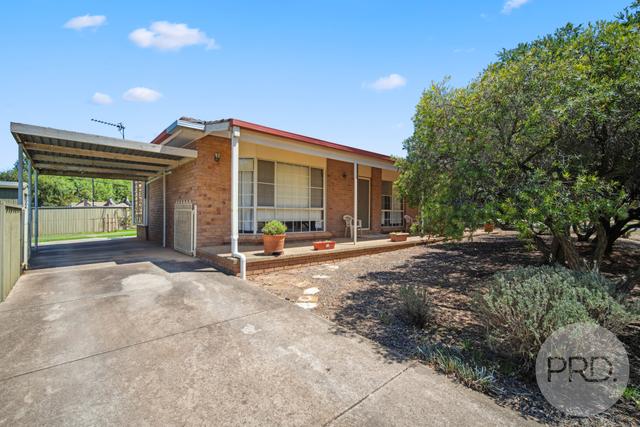 42 Pugsley Avenue, NSW 2650