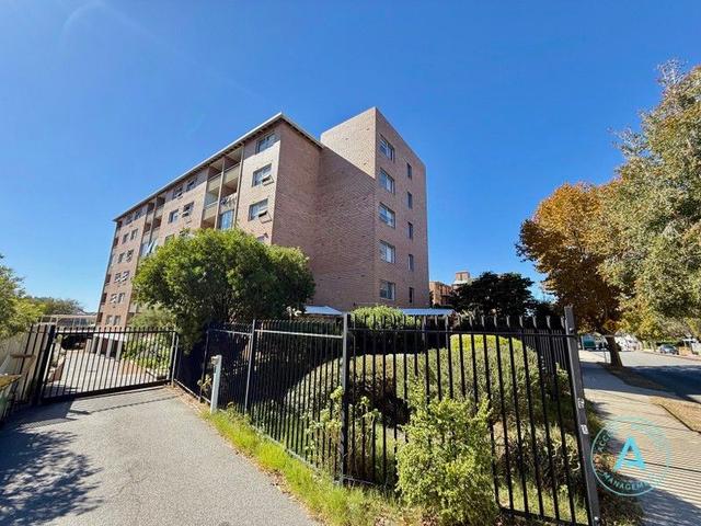 10/40 Cambridge Street, WA 6007