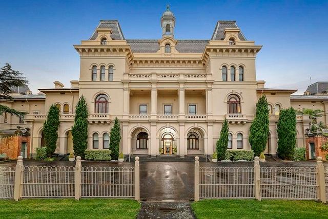 73 Wiltshire Drive, VIC 3101