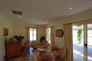 Family Room (2010-11-24)