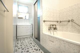 Bathroom (2006-10-26)