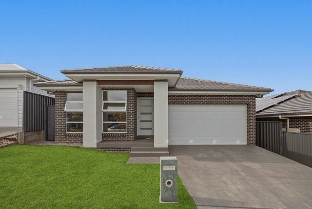 3 Tupman Street, NSW 2570