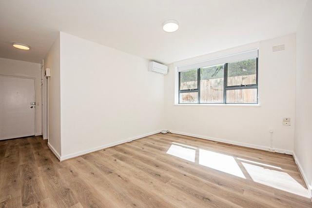 2/7 Ellesmere Road, VIC 3181