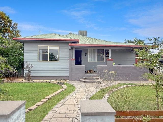 10 Lynch Street, NSW 2870