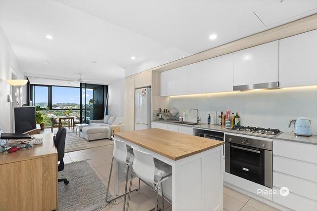 2091/123 Cavendish Road, QLD 4151