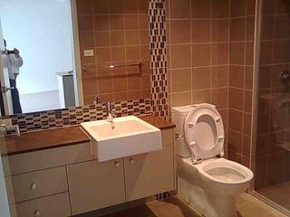 Bathroom1 (2013-02-27)