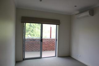 Lounge Room (2016-01-10)