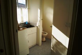 Bathroom (2010-08-05)