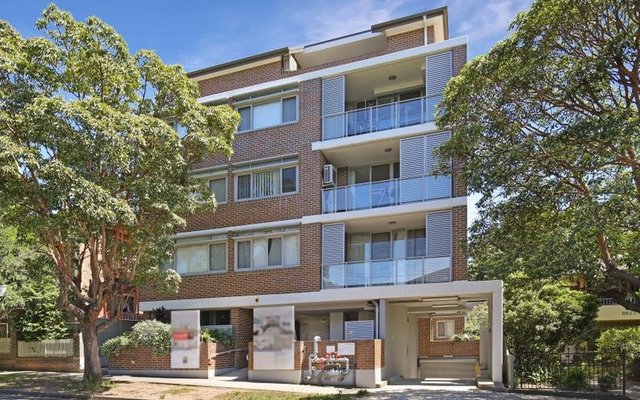 3/21 Beresford Road, NSW 2135
