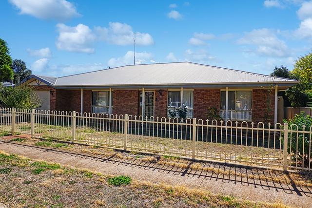 33 Gladstone Street, NSW 2671
