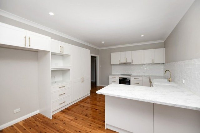 12 Wentworth Street, NSW 2380