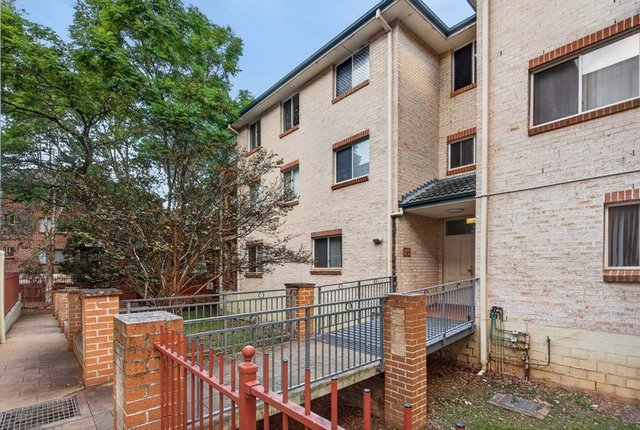 29/2-4 Kane Street, NSW 2161