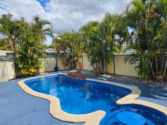 24 Middle Crescent, QLD 4745