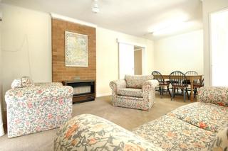 Lounge (2006-10-18)