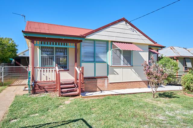 16 McDonough Avenue, NSW 2650