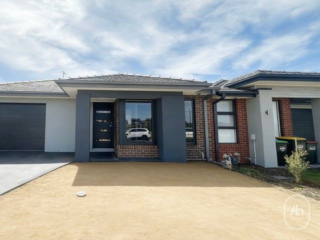33 Rice Flower Crescent, VIC 3338