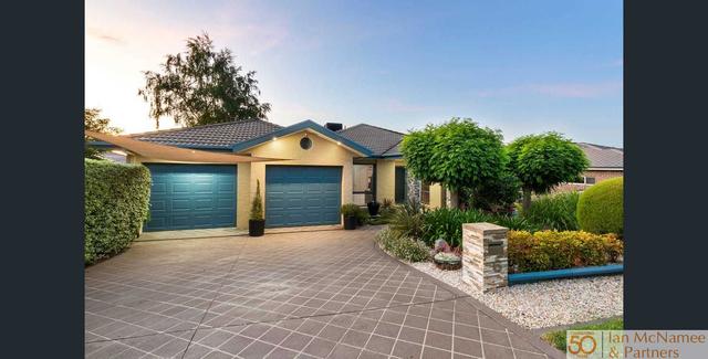 6 Dennis Place, NSW 2619