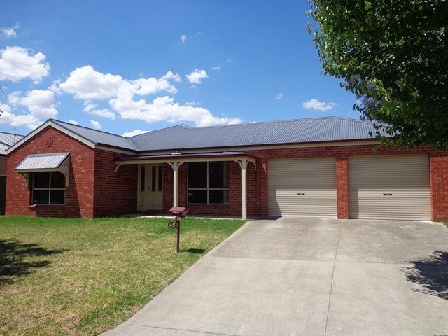 26 Robbins Drive, NSW 2640