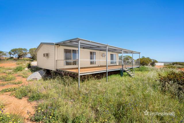 103 Wannerenooka Road, WA 6535