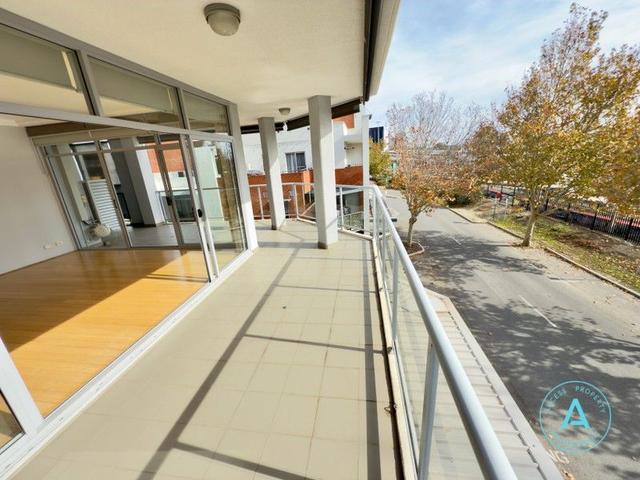 2/153 Kensington Street, WA 6004