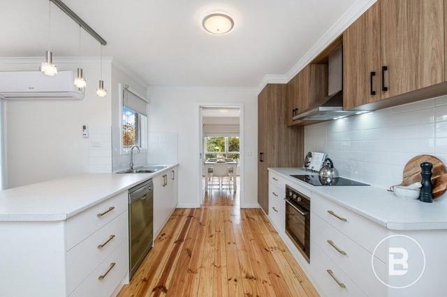 4 and 4A Earls Court, VIC 3555