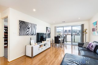 Lounge to Dining