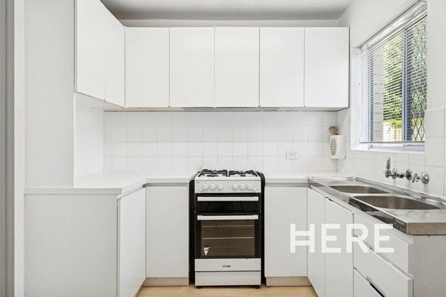 2/2 Monash Avenue, WA 6009