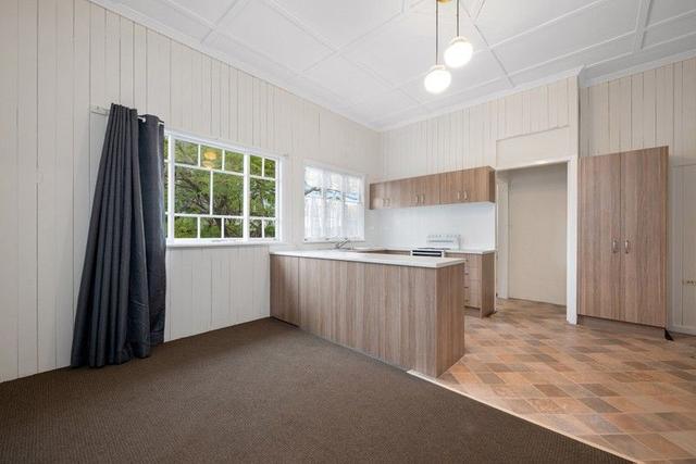 2/532 Logan Road, QLD 4120