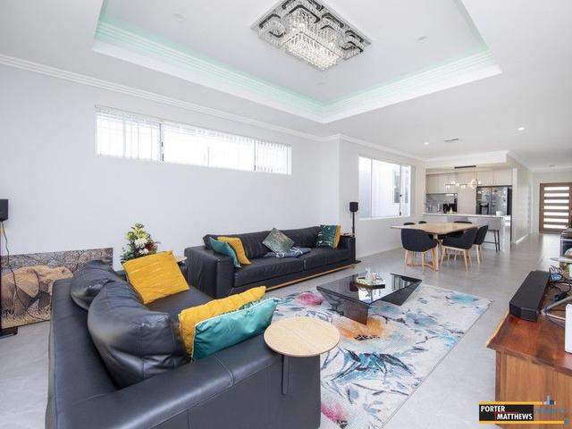 2/2 Nicholas Street, WA 6110