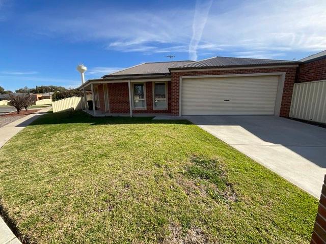 19 Tower  Garden, VIC 3500