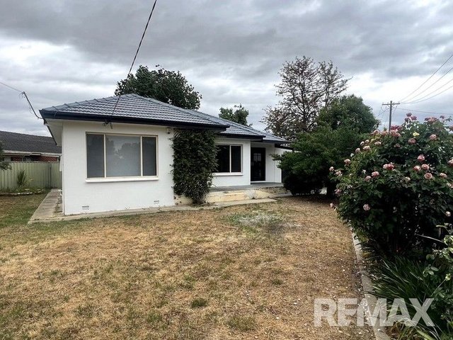 30 Higgins Avenue, NSW 2650