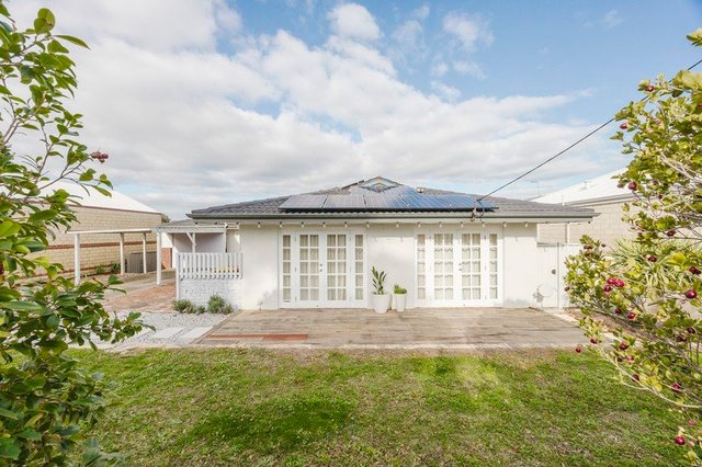 12 Hutt Court, WA 6037